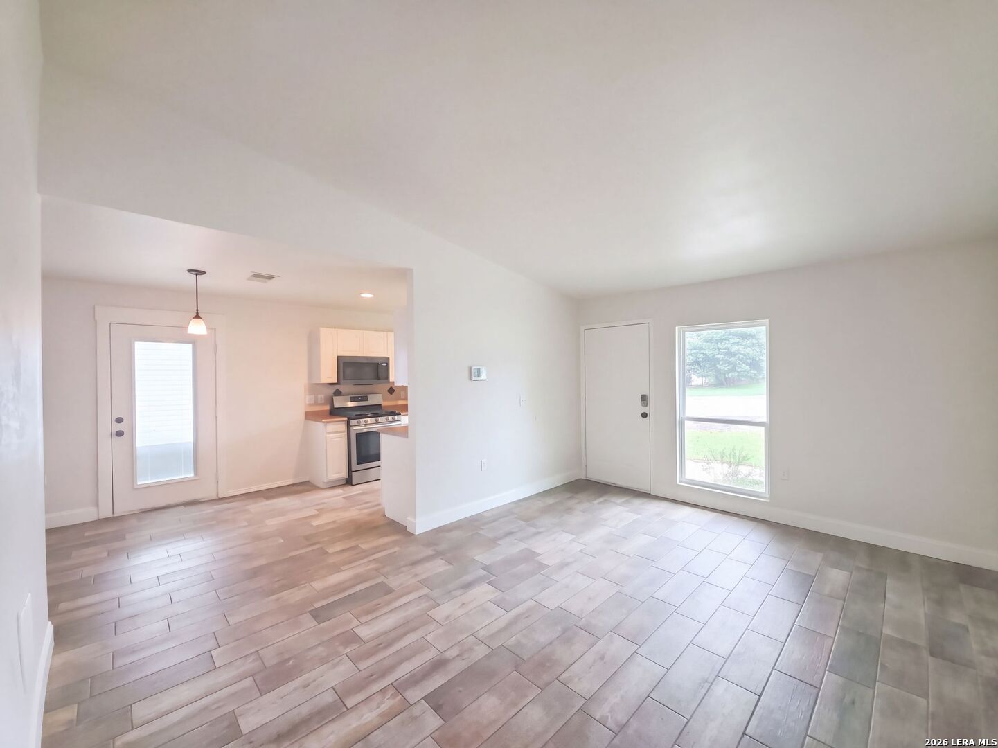 8703 Park Meadows Converse TX 78109