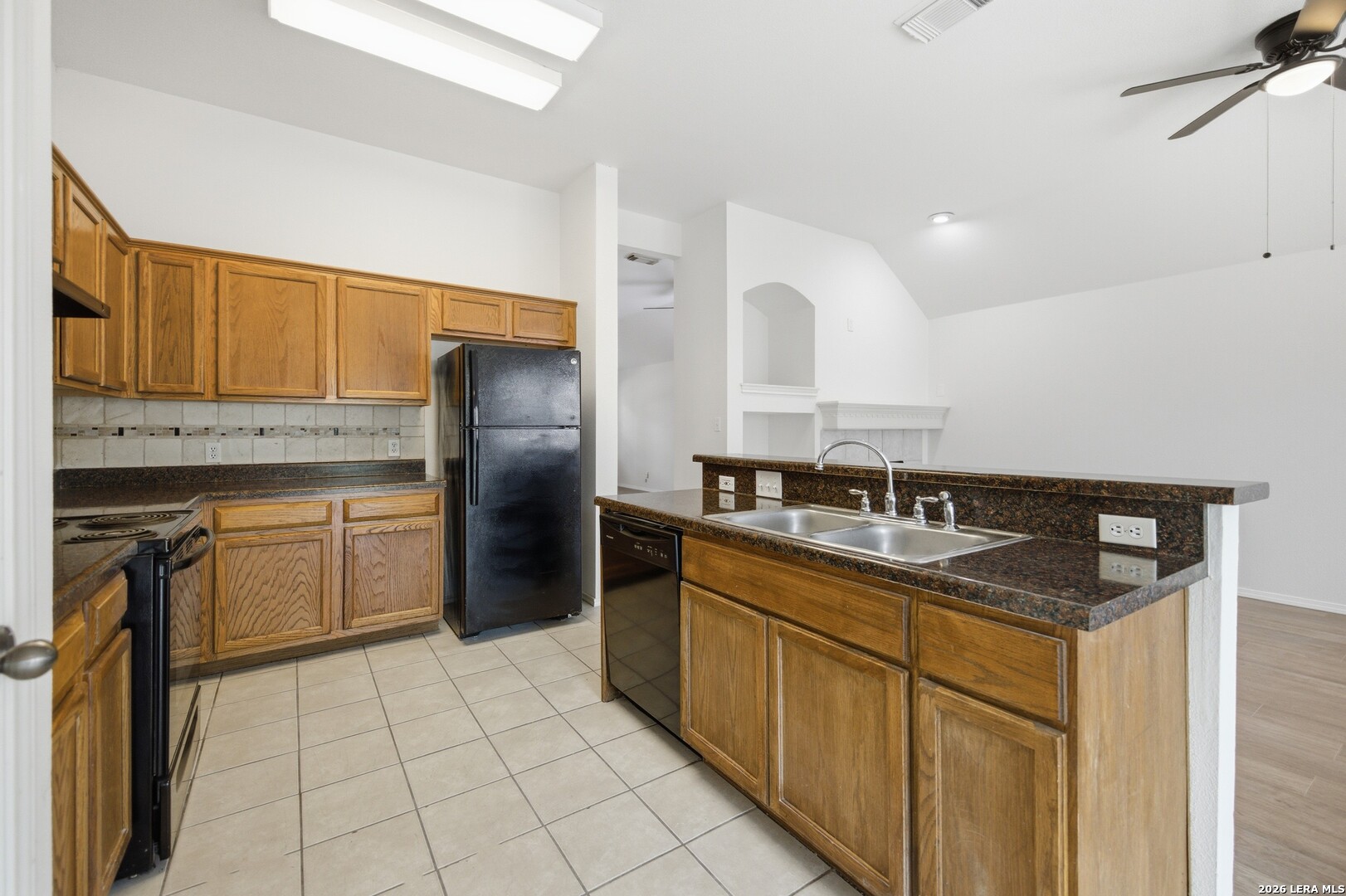 8346 Copperglen Converse TX 78109