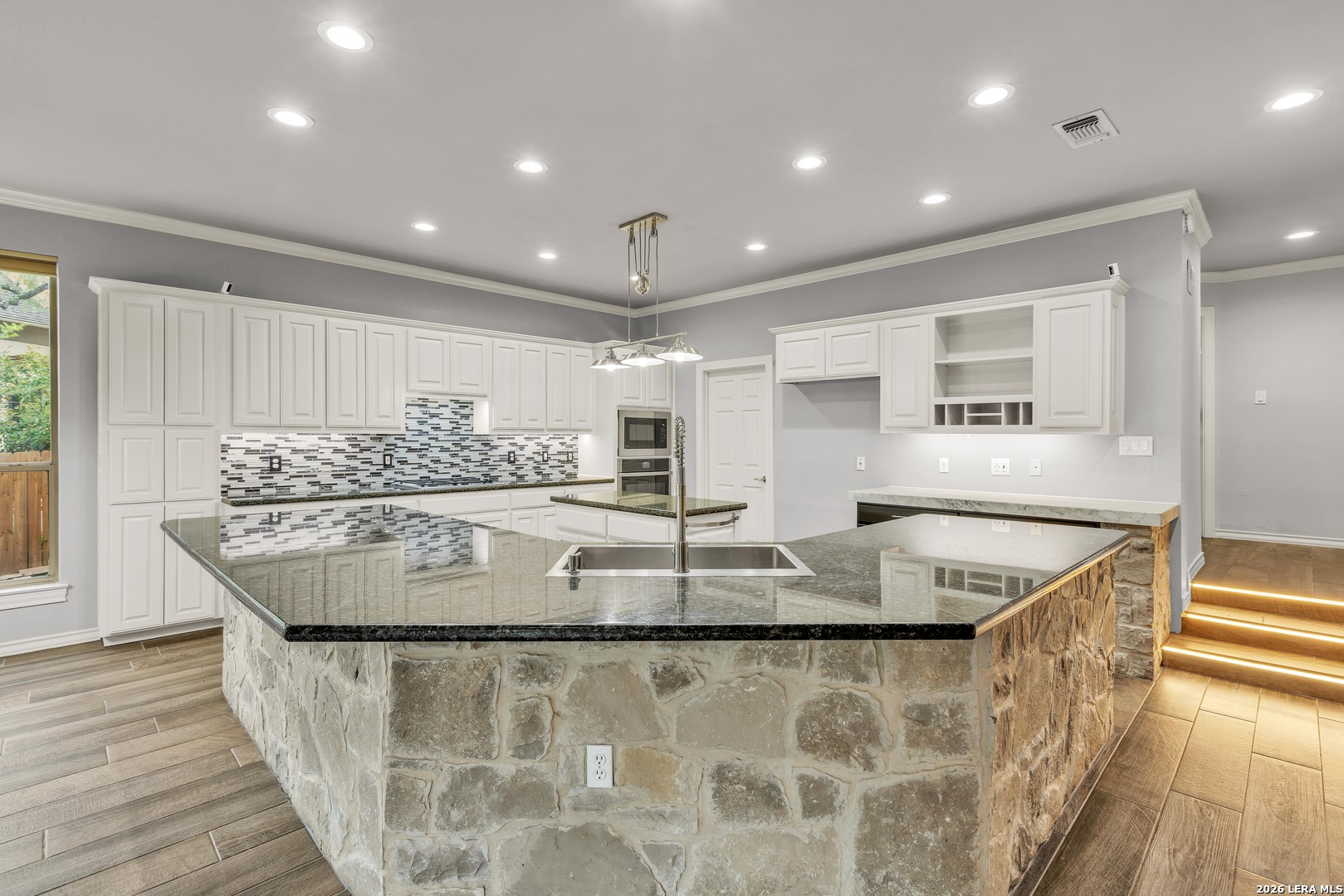 1718 Fox Tree San Antonio TX 78248