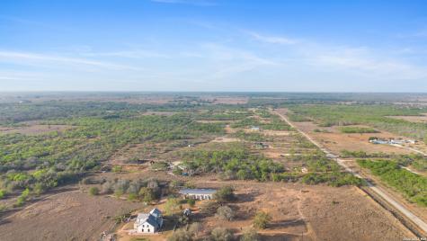 2161 County Road 124 Floresville TX 78114