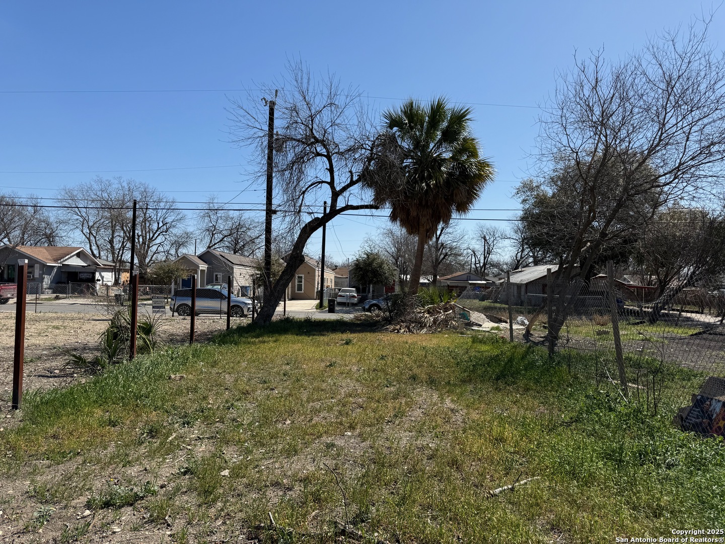 831 S San Eduardo San Antonio TX 78237