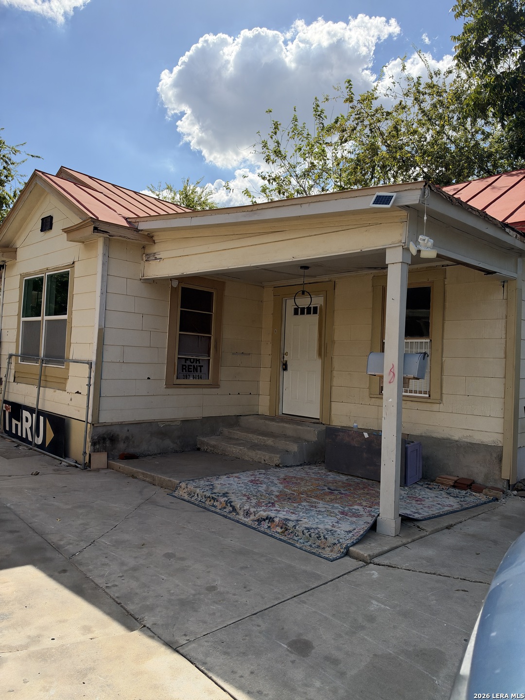 1030 W Ridgewood Court San Antonio TX 78201