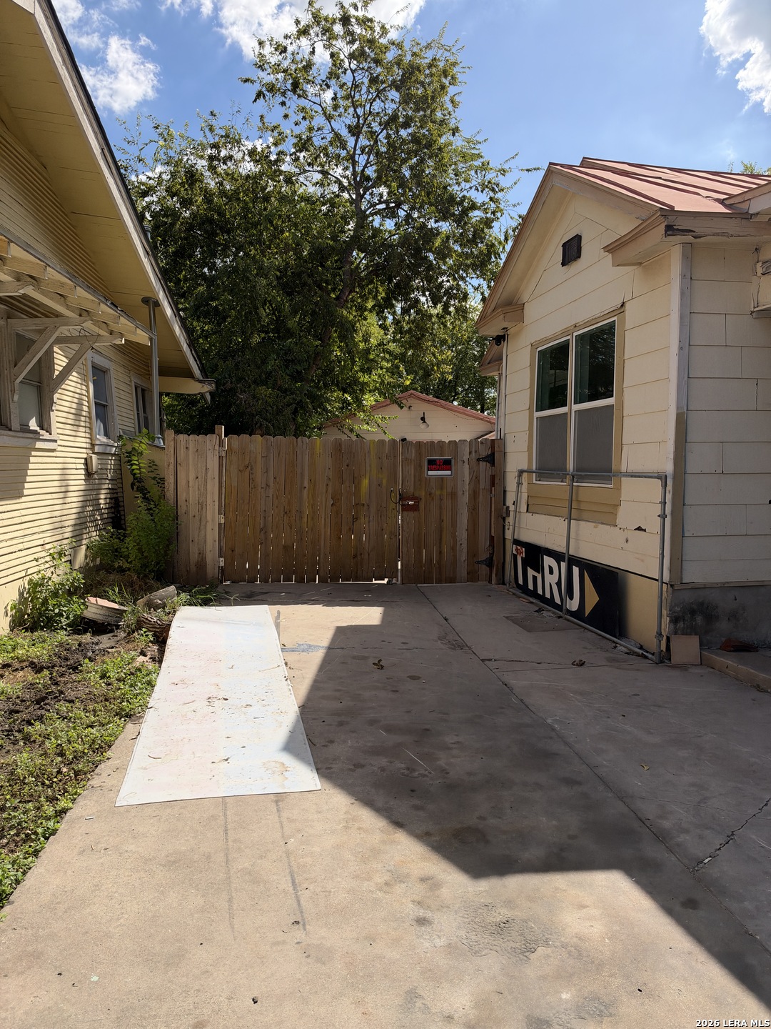 1030 W Ridgewood Court San Antonio TX 78201