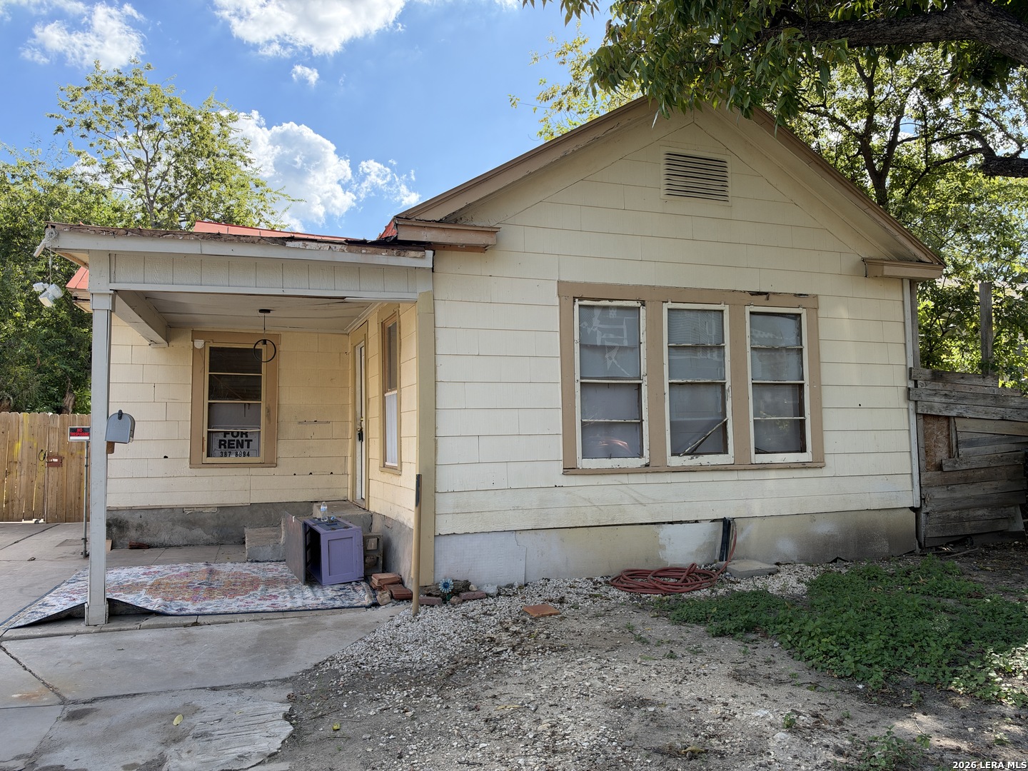 1030 W Ridgewood Court San Antonio TX 78201