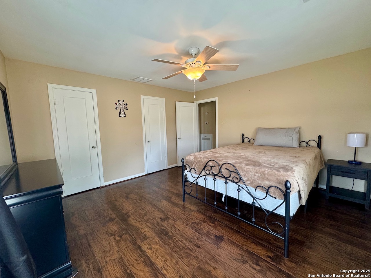710 W Hondo Devine TX 78016