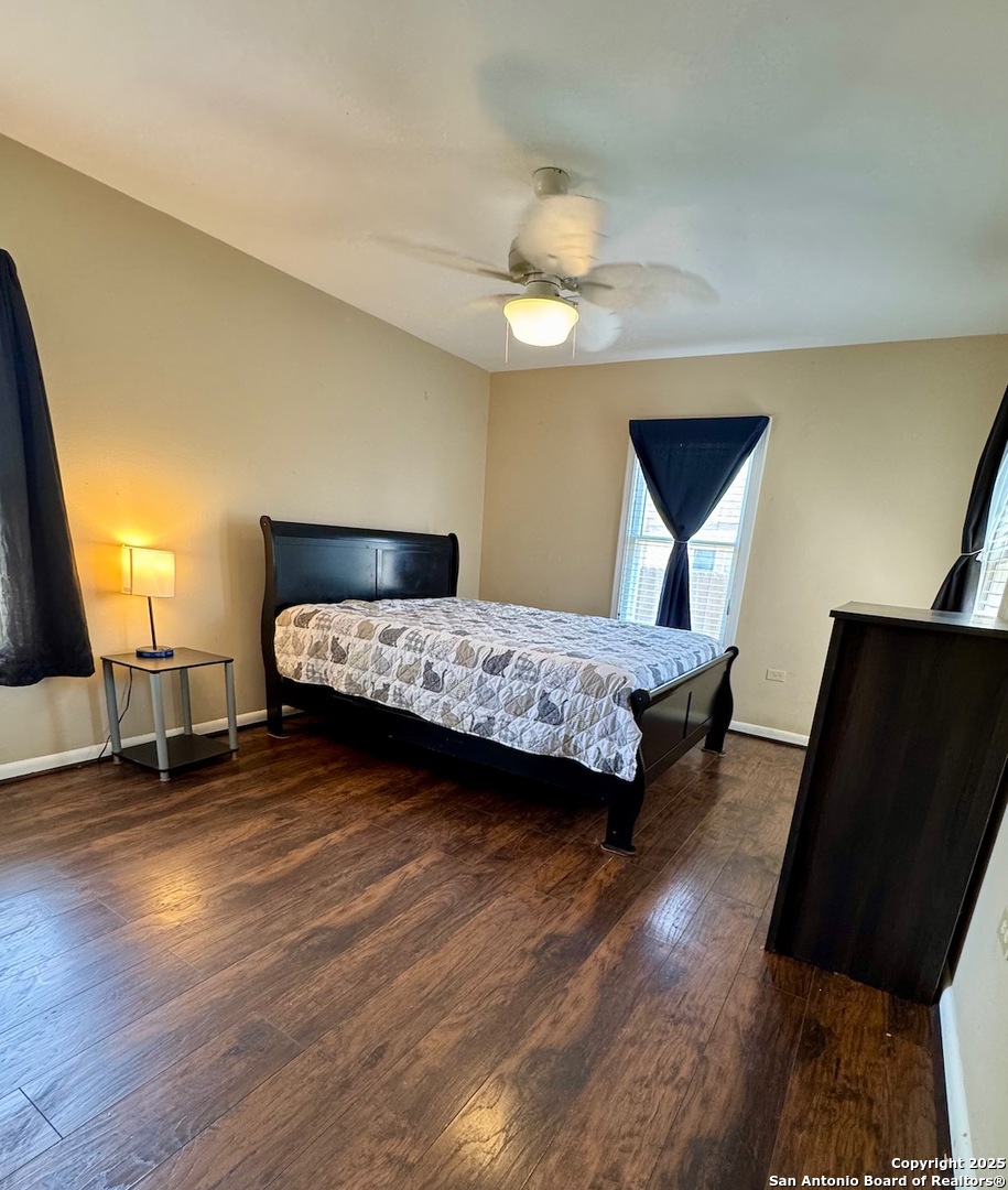 710 W Hondo Devine TX 78016