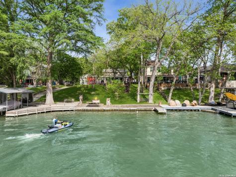 723 E Zipp Road New Braunfels TX 78130
