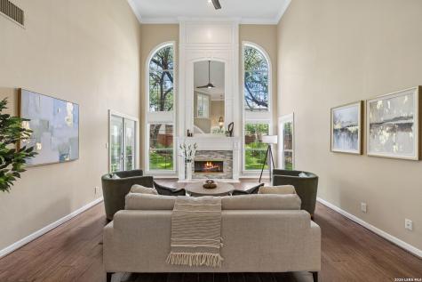2215 Blackoak Bend San Antonio TX 78248