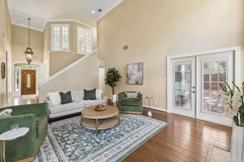 2215 Blackoak Bend San Antonio TX 78248