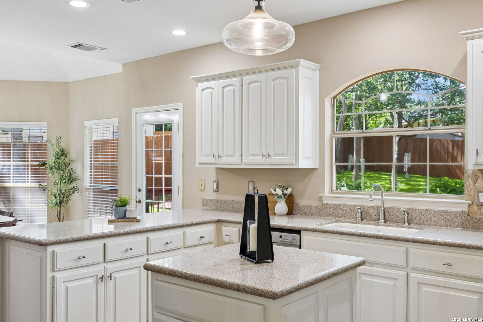 2215 Blackoak Bend San Antonio TX 78248