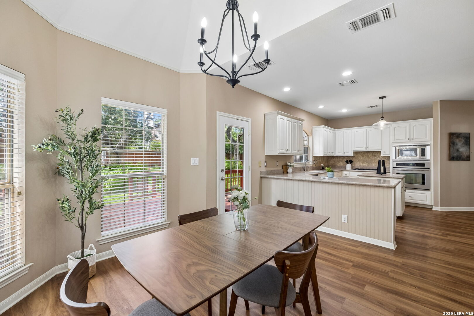 2215 Blackoak Bend San Antonio TX 78248