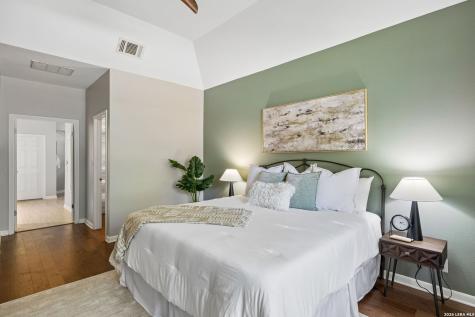 2215 Blackoak Bend San Antonio TX 78248
