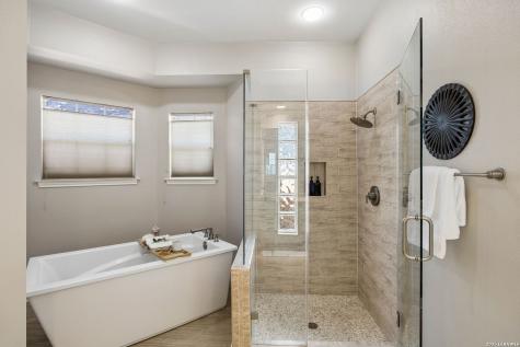 2215 Blackoak Bend San Antonio TX 78248