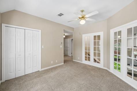 2215 Blackoak Bend San Antonio TX 78248