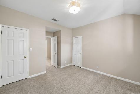 2215 Blackoak Bend San Antonio TX 78248