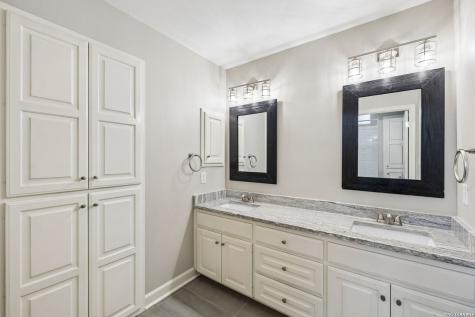 2215 Blackoak Bend San Antonio TX 78248