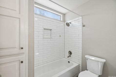 2215 Blackoak Bend San Antonio TX 78248