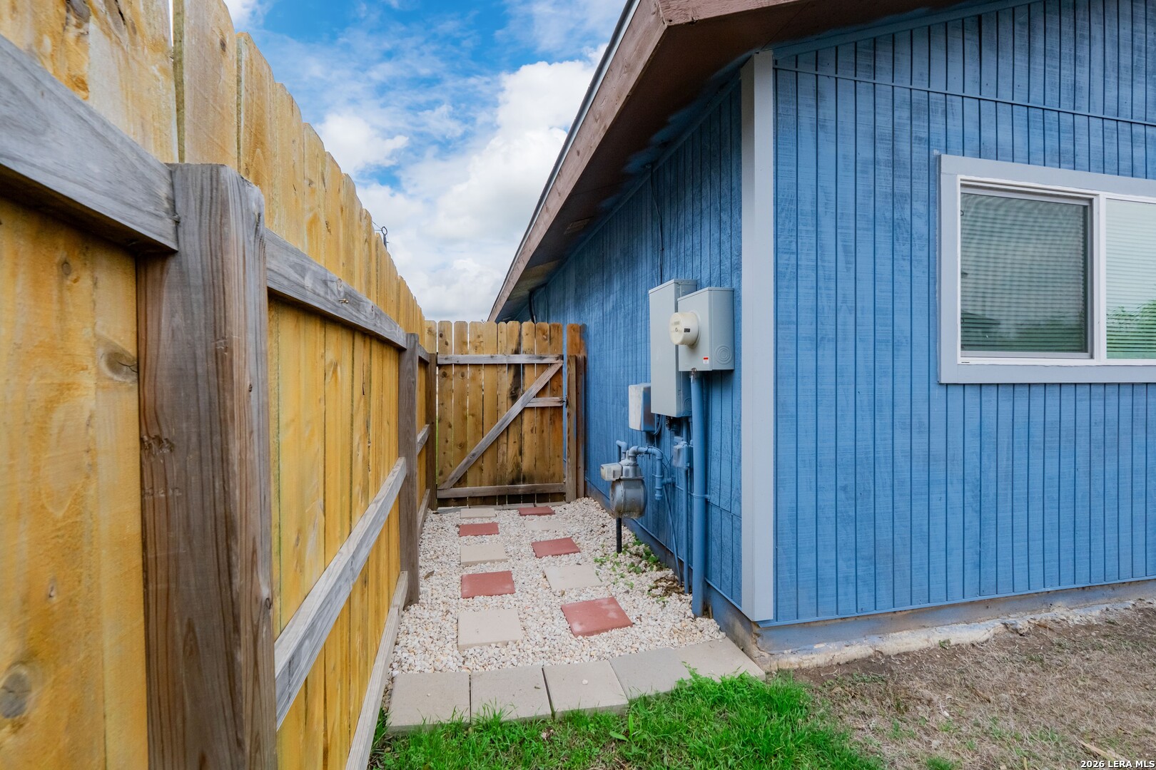 113 Friendswood Path Universal City TX 78148
