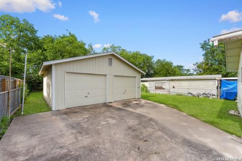 3627 W Poplar Street San Antonio TX 78228