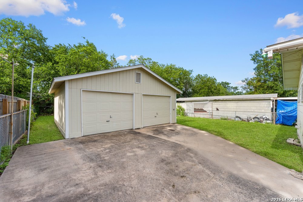 3627 W Poplar Street San Antonio TX 78228