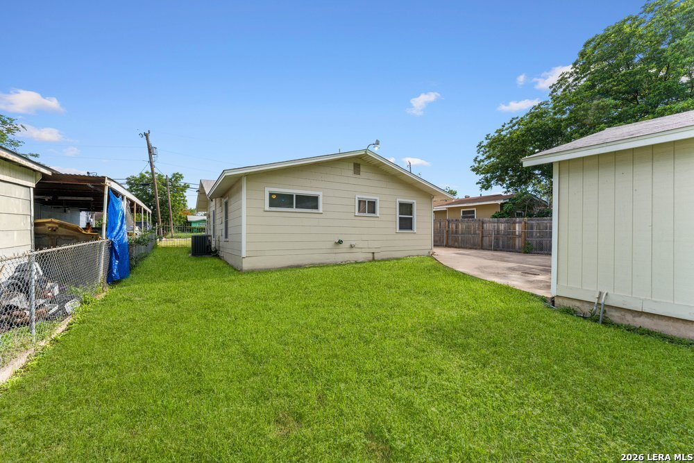 3627 W Poplar Street San Antonio TX 78228