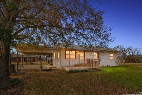 1414 Young Avenue Jourdanton TX 78026