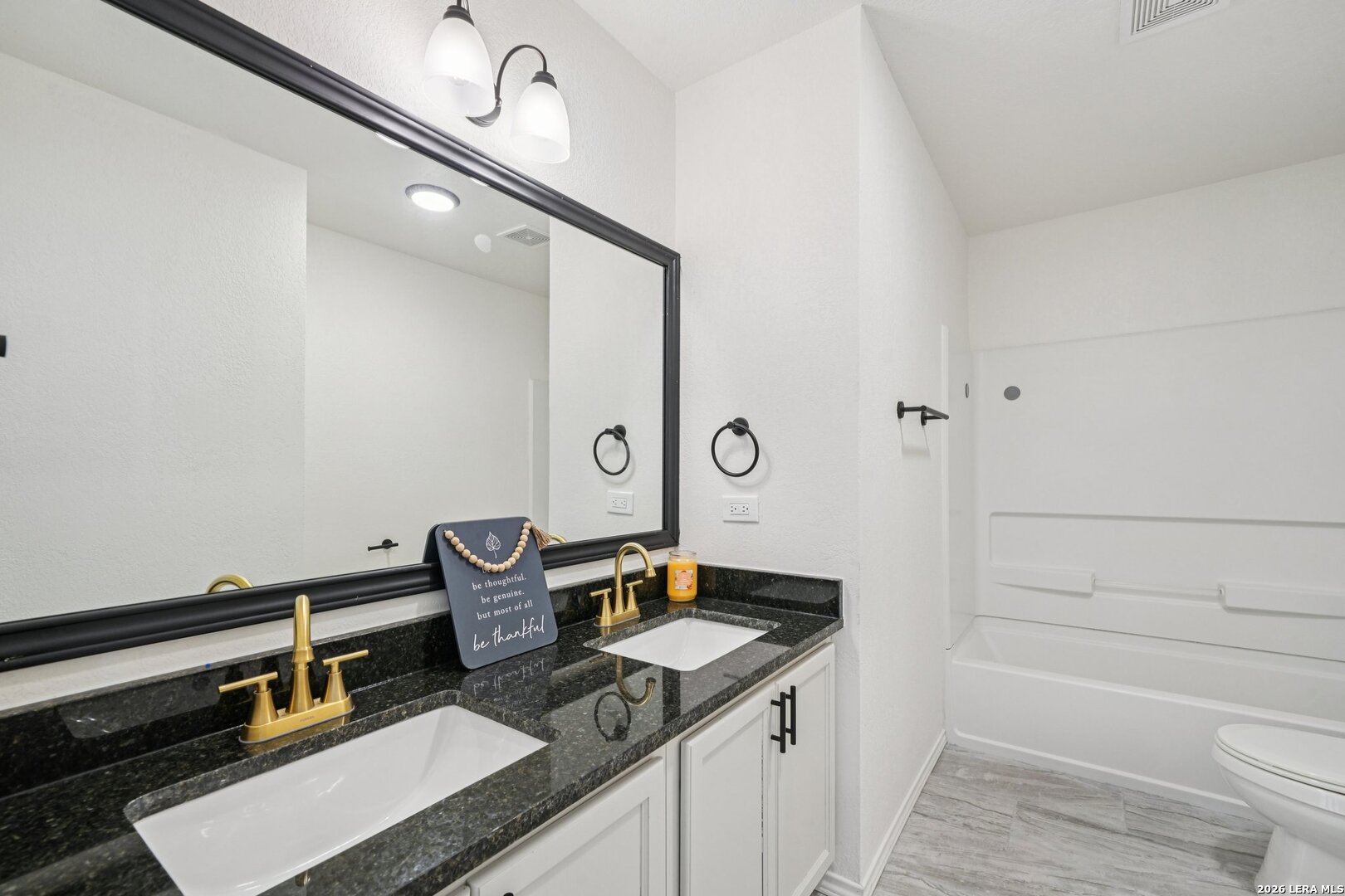 9106 Sycamore Cove San Antonio TX 78245