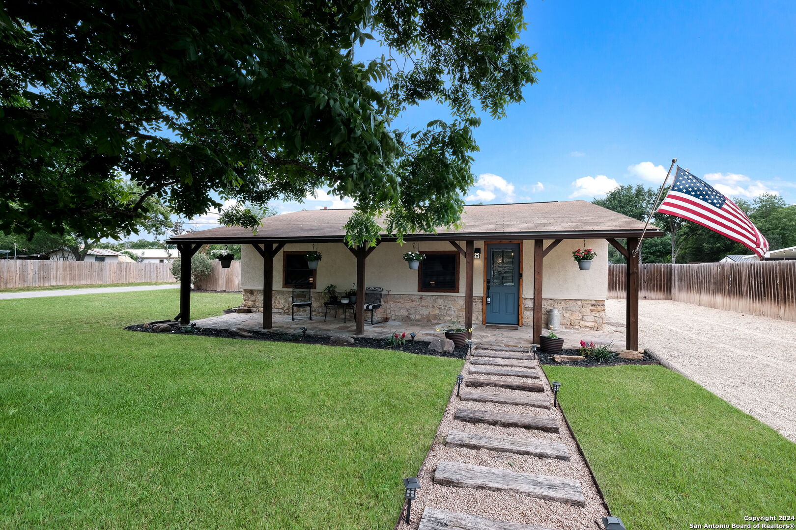 713 Petersburg Street Castroville TX 78009