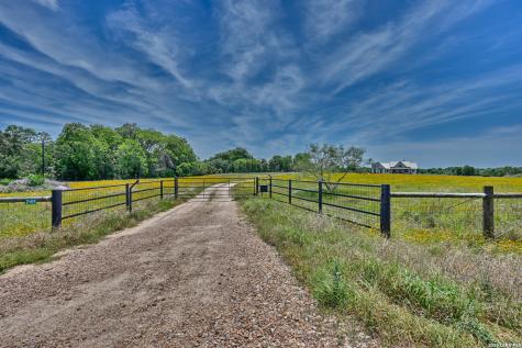2165 County Road 250 Weimar TX 78962