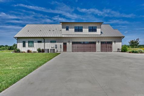 2165 County Road 250 Weimar TX 78962