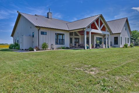 2165 County Road 250 Weimar TX 78962