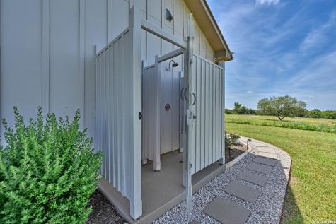 2165 County Road 250 Weimar TX 78962