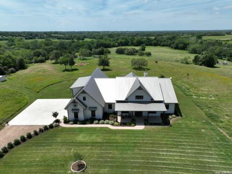 2165 County Road 250 Weimar TX 78962