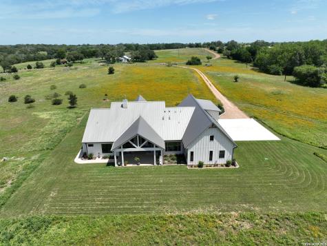 2165 County Road 250 Weimar TX 78962