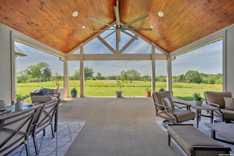 2165 County Road 250 Weimar TX 78962
