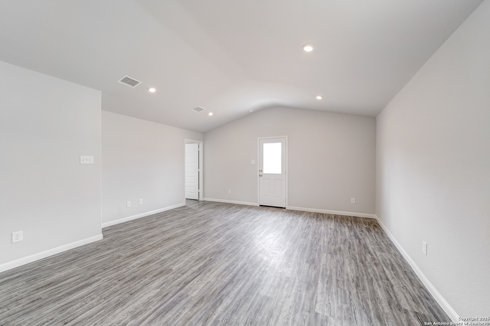 305 Mariposa Circle Kenedy TX 78119