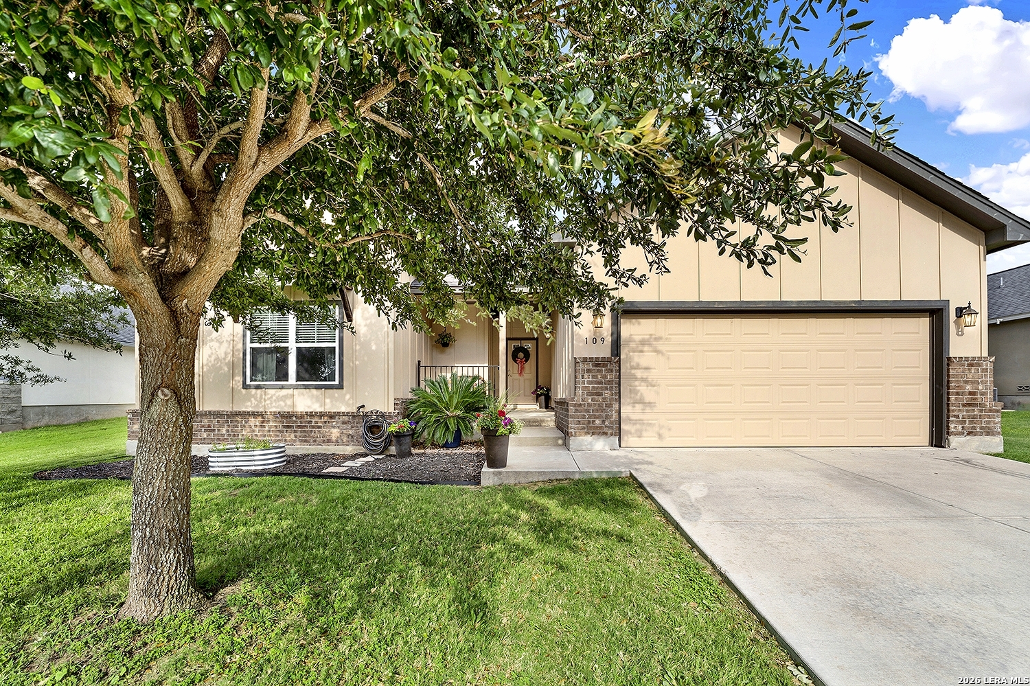 109 Grandview Floresville TX 78114