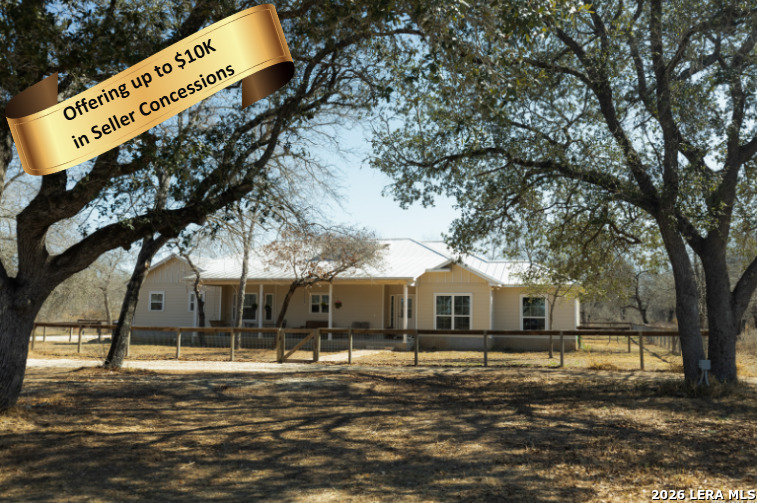 461 County Road 6723 Natalia TX 78059