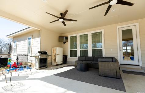 461 County Road 6723 Natalia TX 78059