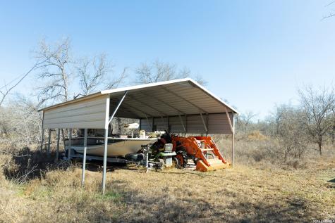 461 County Road 6723 Natalia TX 78059