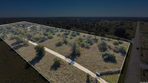 461 County Road 6723 Natalia TX 78059