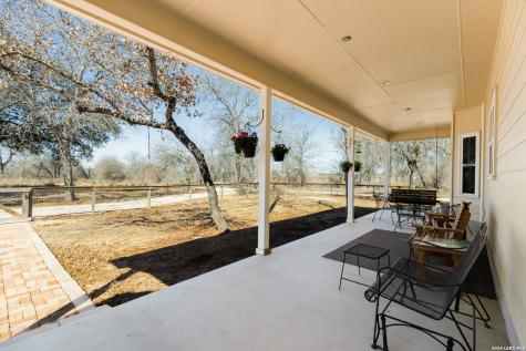 461 County Road 6723 Natalia TX 78059