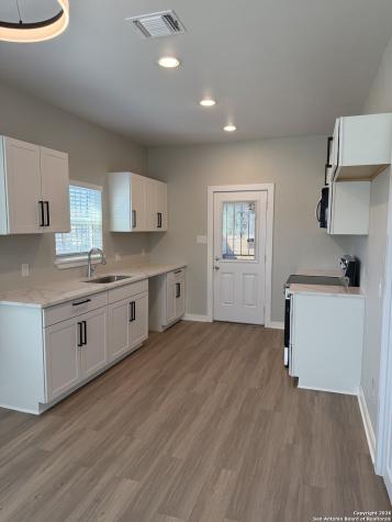 2975 Martin Luther King San Antonio TX 78220