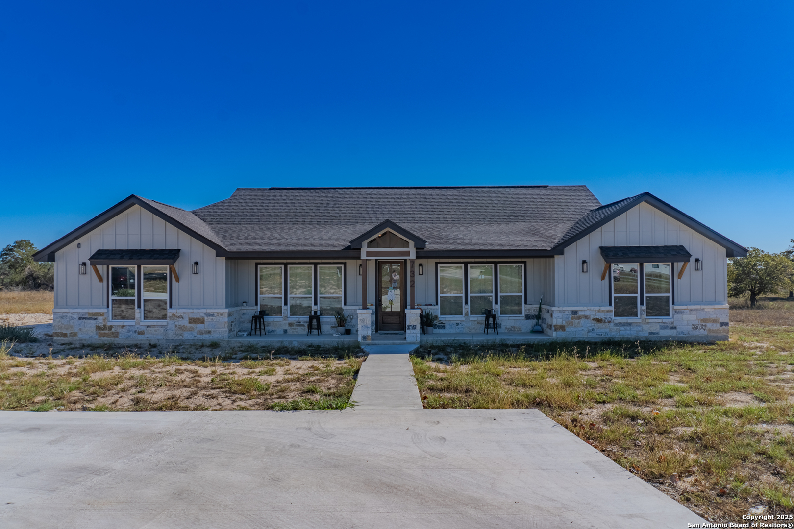 732 Lake Valley La Vernia TX 78121