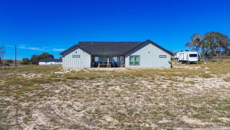 732 Lake Valley La Vernia TX 78121