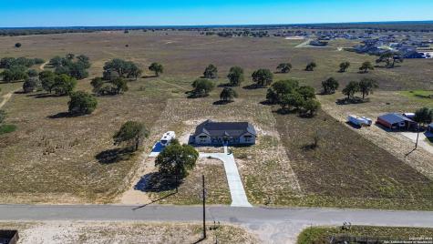 732 Lake Valley La Vernia TX 78121