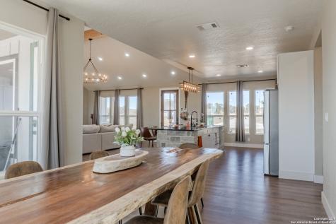 732 Lake Valley La Vernia TX 78121
