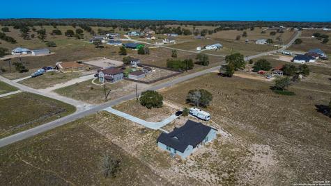 732 Lake Valley La Vernia TX 78121