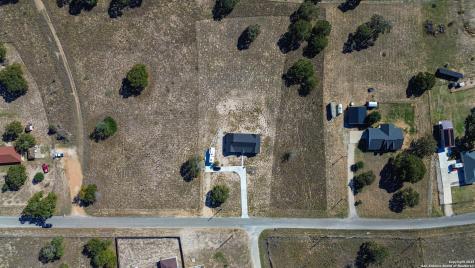 732 Lake Valley La Vernia TX 78121