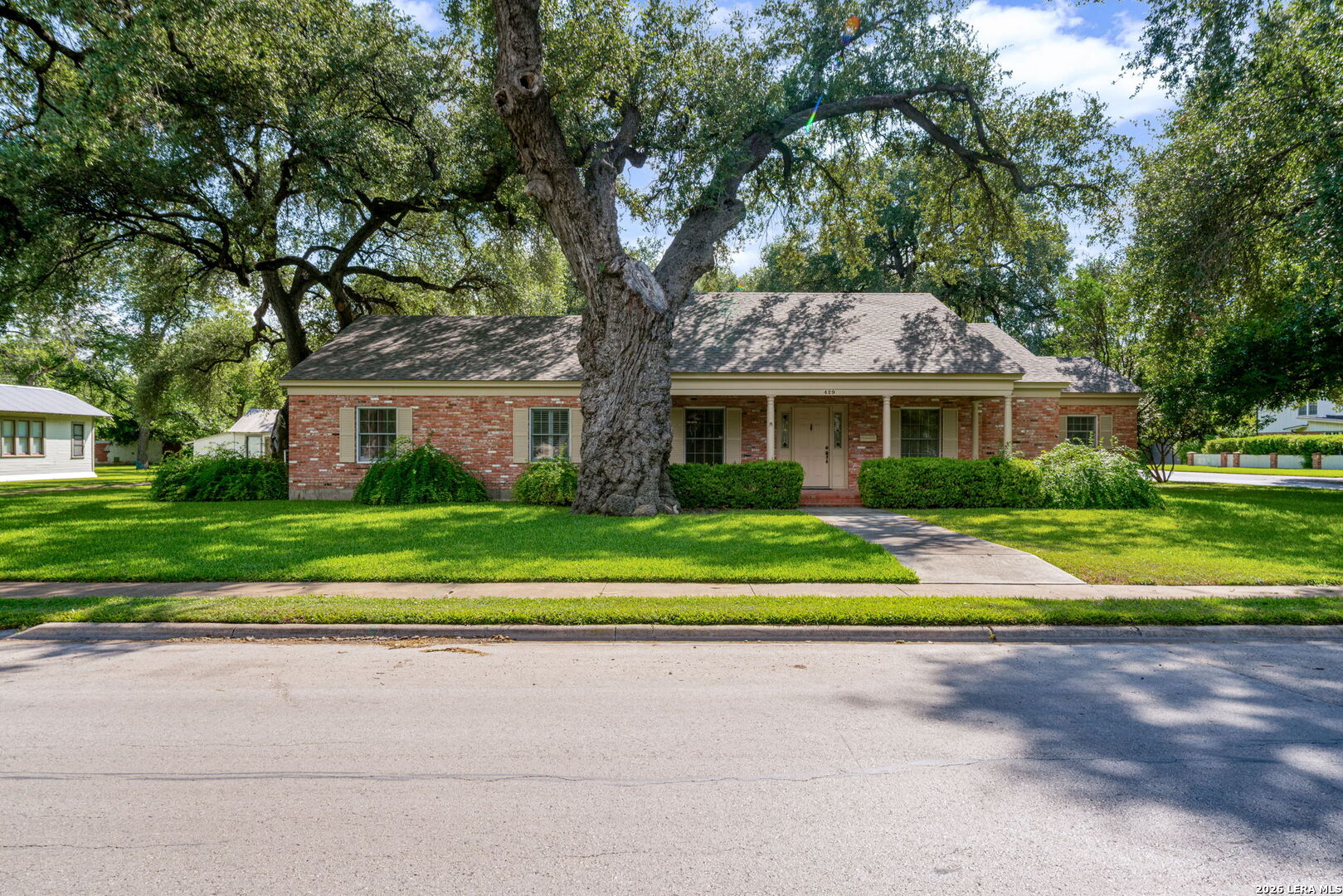 429 N High Street Uvalde TX 78801